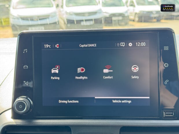 Vauxhall Combo SWB L1H1 [SOLD KH] Low Roof 2300 Pro Air Con Camera Nav Sensors EURO 6 NO V 27