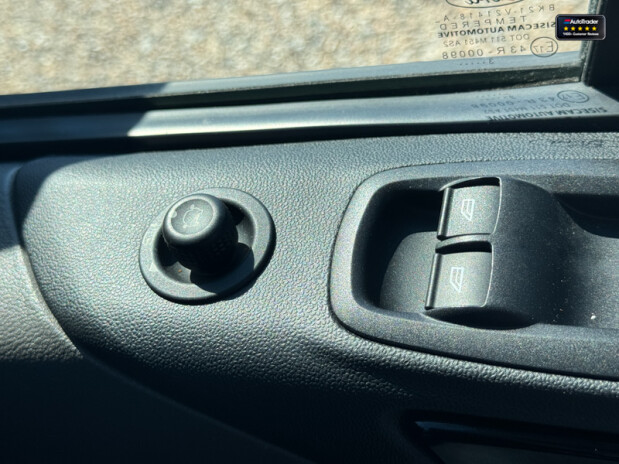 Ford Transit Custom LWB L2H1 300 Limited Alloys Air Con Camera Sensors EURO 6 23