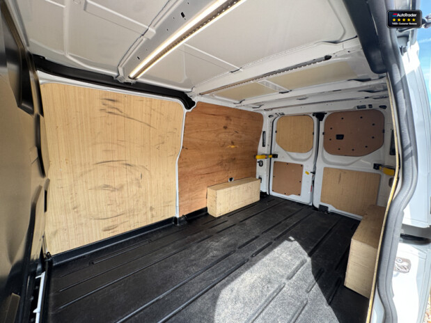 Ford Transit Custom LWB L2H1 Low Roof 300 Limited Alloys Air Con Sensors EURO 6 11