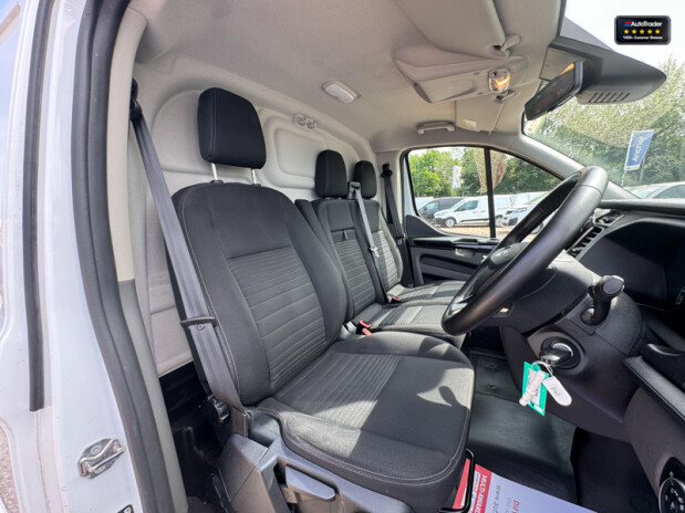 Ford Transit Custom LWB L2H1 Low Roof 300 Limited Alloys Air Con Sensors EURO 6 14