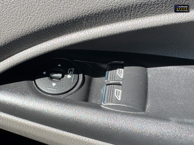Ford Transit Connect SWB L1H1 240 Limited Alloys Air Con Camera Sensors EURO 6 NO VAT 24