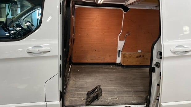 Ford Transit Custom AUTO SWB L1H1 280 Limited Air Con Alloys Camera Sensors EURO 6 NO VAT 6