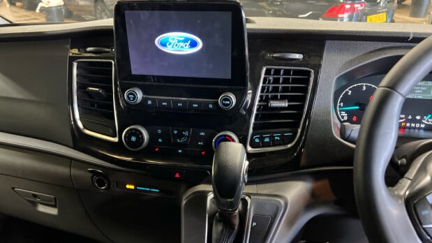 Ford Transit Custom AUTO SWB L1H1 280 Limited Air Con Alloys Camera Sensors EURO 6 NO VAT 9