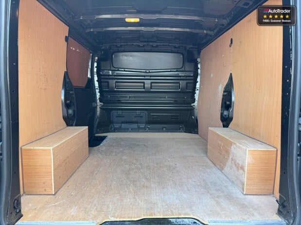 Renault Trafic SWB L1H1 Extra [SOLD SM] SL30 Alloys air Nav EURO 6 14