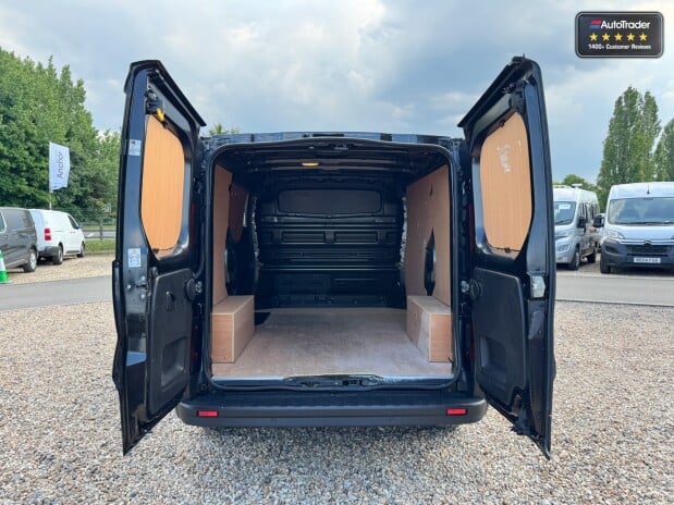 Renault Trafic SWB L1H1 Extra [SOLD SM] SL30 Alloys air Nav EURO 6 15