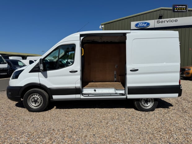 Ford Transit MWB L2H2 Medium Roof 350 Leader Ecoblue Sensors EURO 6 12