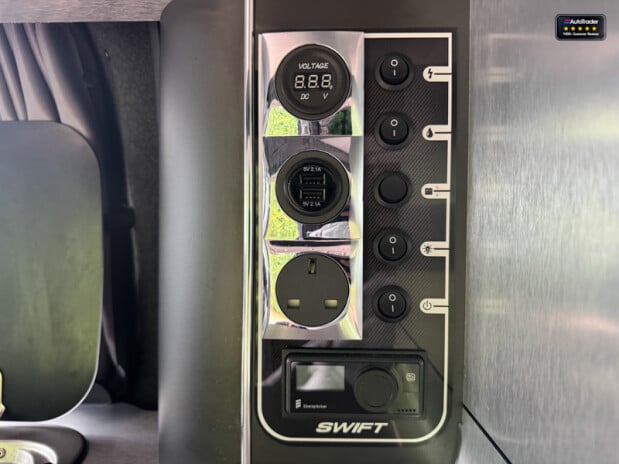 Swift Monza (Sold) AUTO SWB L1H1 4 Berth End Bedroom Pop Top 5 Seats 5 Belts NO VAT 14