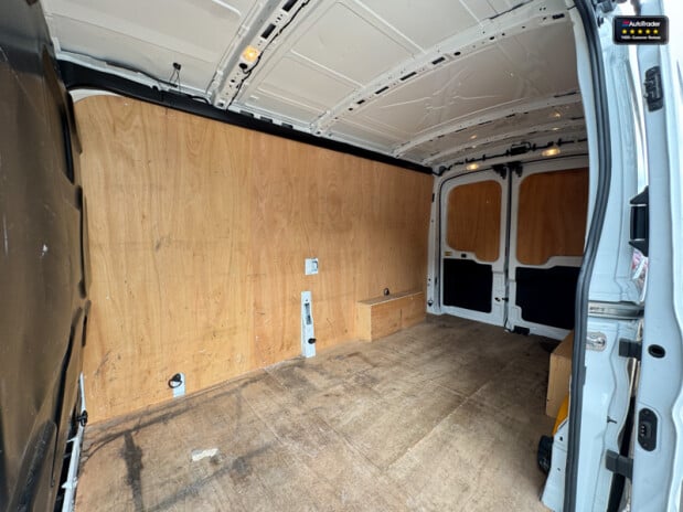 Ford Transit LWB L3H2 Medium Roof 350 Leader Aircon EURO 6 11