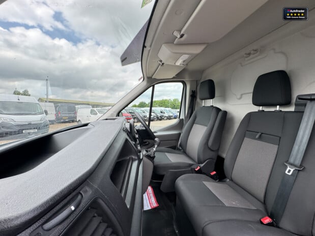 Ford Transit LWB L3H2 Medium Roof 350 Leader Aircon EURO 6 13