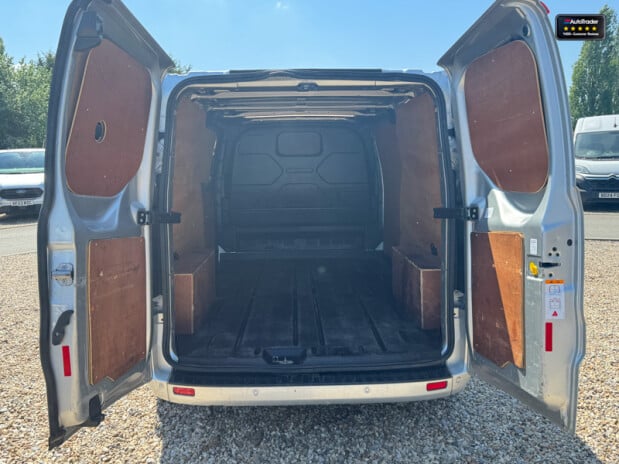 Ford Transit Custom LWB L2H1 [SOLD SM] Low Roof 300 Limited Air Con Alloys Cruise EURO 6 8