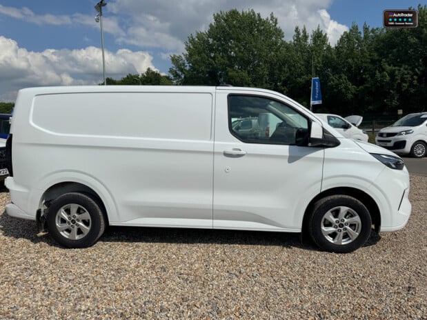 Ford Transit Custom SWB L1H1 [SOLD SM] Low Roof 280 Limited Air Con Alloys Cruise EURO 6 5