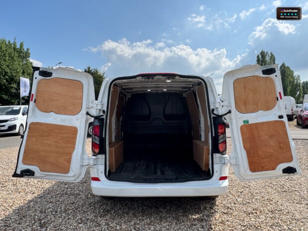 Ford Transit Custom SWB L1H1 [SOLD SM] Low Roof 280 Limited Air Con Alloys Cruise EURO 6 8