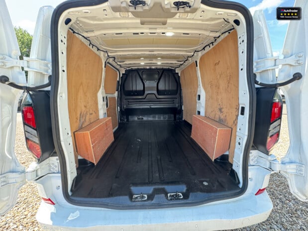 Ford Transit Custom SWB L1H1 Low Roof 280 Limited Air Con Alloys Cruise EURO 6 9