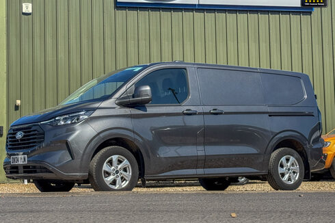 Ford Transit Custom SWB L1H1 Low Roof 280 Limited Air Con Alloys Cruise Sensors EURO 6
