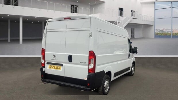 Peugeot Boxer MWB L2H2 Medium Roof Professional Air Con Nav Sensors EURO 6 4