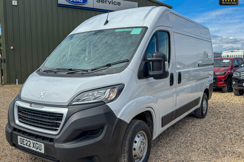 Peugeot Boxer MWB L2H2 Medium Roof Professional Air Con Nav Sensors EURO 6