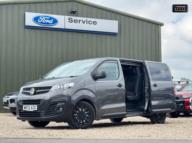 Vauxhall Vivaro Crew Cab LWB L2H1 F3100 Dynamic Air Con Sensors EURO 6 NO VAT 1