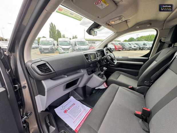 Vauxhall Vivaro Crew Cab LWB L2H1 F3100 Dynamic Air Con Sensors EURO 6 NO VAT 14