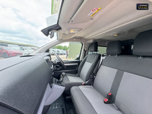 Vauxhall Vivaro Crew Cab LWB L2H1 F3100 Dynamic Air Con Sensors EURO 6 NO VAT 15