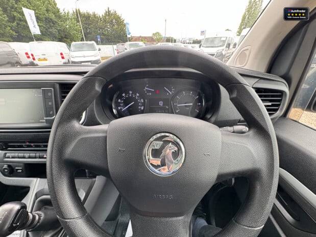 Vauxhall Vivaro Crew Cab LWB L2H1 F3100 Dynamic Air Con Sensors EURO 6 NO VAT 20