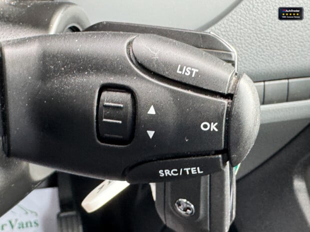 Vauxhall Vivaro Crew Cab LWB L2H1 F3100 Dynamic Air Con Sensors EURO 6 NO VAT 25