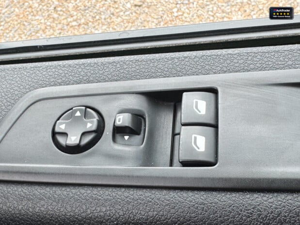 Vauxhall Vivaro Crew Cab LWB L2H1 F3100 Dynamic Air Con Sensors EURO 6 NO VAT 26