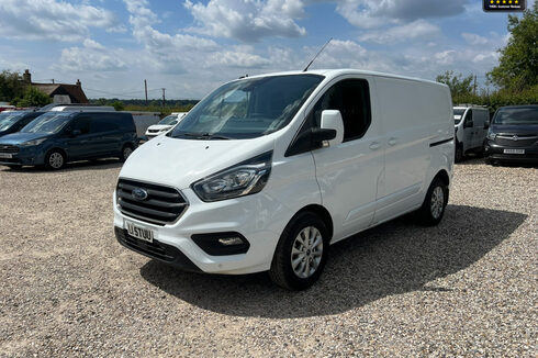 Ford Transit Custom SWB L1H1 300 Limited Alloys Air Con Sensors EURO 6 NO VAT