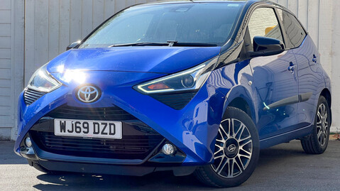 Toyota Aygo 1.0 VVT-i x-clusiv Hatchback 5dr Petrol x-shift Euro 6 (Safety Sense) (71 p 