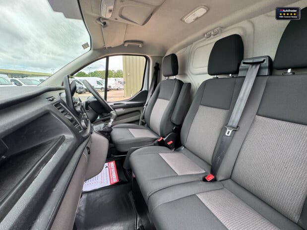 Ford Transit Custom LWB L2H2 [SOLD MT] High Roof 300 Leader Navigation EURO 6 13