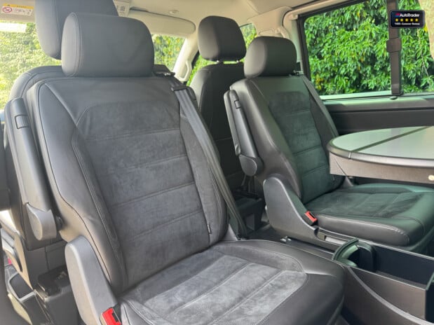 Volkswagen Caravelle 2.0 TDI BlueMotion Tech Executive MPV 5dr Diesel DSG Euro 6 (s/s) (150 ps) 9