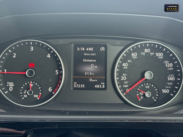 Volkswagen Caravelle 2.0 TDI BlueMotion Tech Executive MPV 5dr Diesel DSG Euro 6 (s/s) (150 ps) 20
