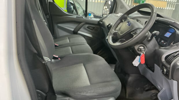 Ford Transit Custom SWB L1H1 Low Roof 290 Sensors Tow Bar EURO 6 7