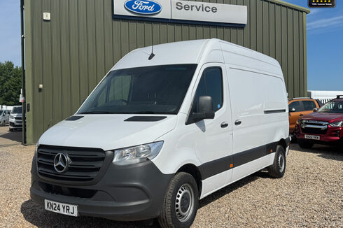 Mercedes-Benz Sprinter MWB L2H2 Medium Roof 315 Cdi Premium Air Con Cruise EURO 6