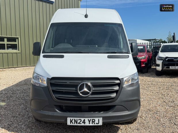 Mercedes-Benz Sprinter MWB L2H2 Medium Roof 315 Cdi Premium Air Con Cruise EURO 6 3