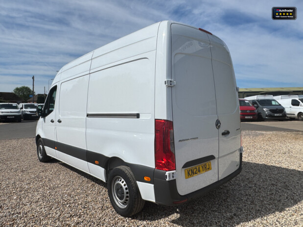 Mercedes-Benz Sprinter MWB L2H2 Medium Roof 315 Cdi Premium Air Con Cruise EURO 6 10