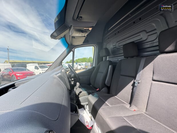 Mercedes-Benz Sprinter MWB L2H2 Medium Roof 315 Cdi Premium Air Con Cruise EURO 6 13