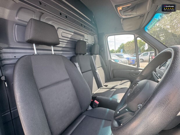 Mercedes-Benz Sprinter MWB L2H2 Medium Roof 315 Cdi Premium Air Con Cruise EURO 6 14