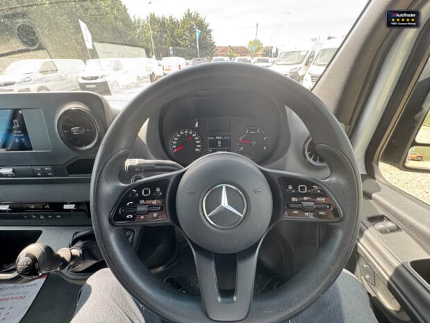 Mercedes-Benz Sprinter MWB L2H2 Medium Roof 315 Cdi Premium Air Con Cruise EURO 6 16