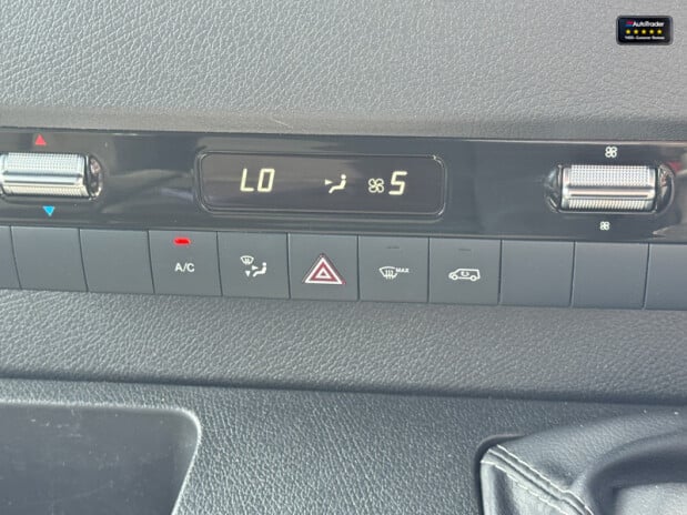 Mercedes-Benz Sprinter MWB L2H2 Medium Roof 315 Cdi Premium Air Con Cruise EURO 6 29