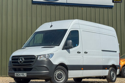 Mercedes-Benz Sprinter MWB L2H2 Medium Roof 315 Cdi Premium Air Con Cruise EURO 6