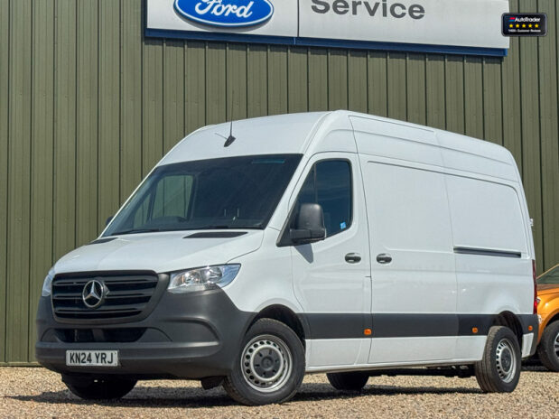 Mercedes-Benz Sprinter MWB L2H2 Medium Roof 315 Cdi Premium Air Con Cruise EURO 6 1