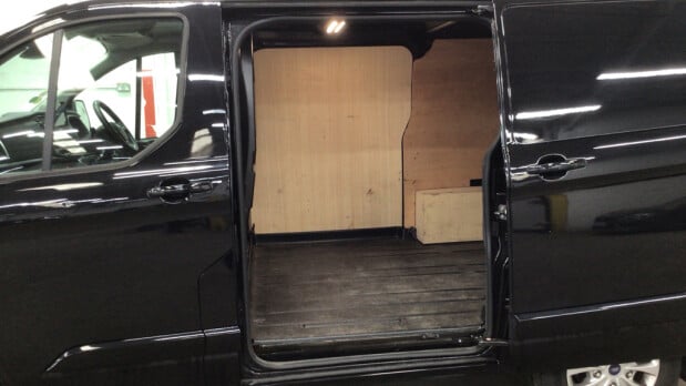 Ford Transit Custom SWB L1H1 Low Roof 300 Limited Air Con Alloys Camera Sensors EURO 6 8