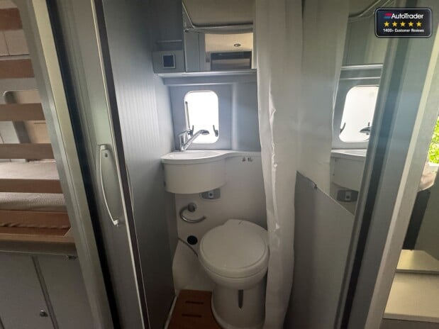 Hymer Free Free 600|4 Berth|4 Belt|Pop Top|Shower VANLUX 16