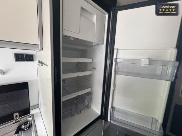 Hymer Free Free 600|4 Berth|4 Belt|Pop Top|Shower VANLUX 19