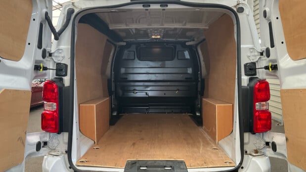 Vauxhall Vivaro LWB L2H1 Low Roof F3100 Pro Air Con Nav Sensors EURO 6 5