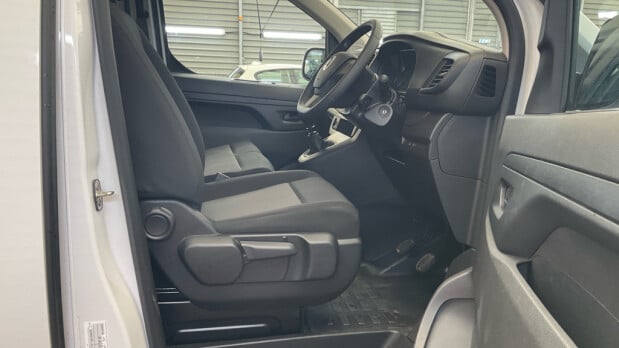 Vauxhall Vivaro LWB L2H1 Low Roof F3100 Pro Air Con Nav Sensors EURO 6 7