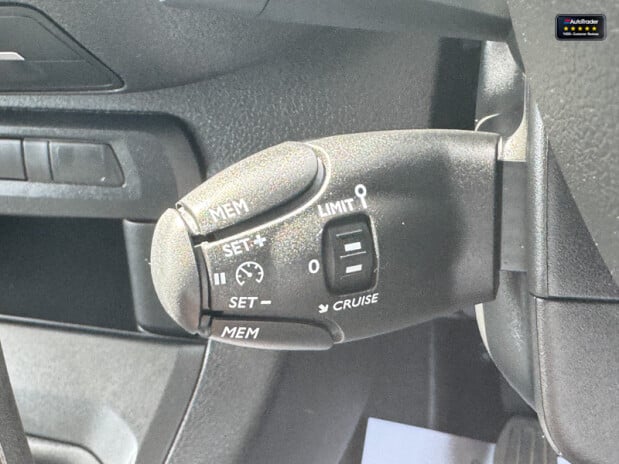 Vauxhall Vivaro LWB L2H1 Low Roof F3100 Pro Air Con Nav Sensors EURO 6 19
