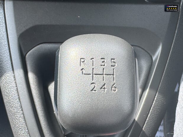 Vauxhall Vivaro LWB L2H1 Low Roof F3100 Pro Air Con Nav Sensors EURO 6 34