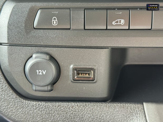 Vauxhall Vivaro LWB L2H1 Low Roof F3100 Pro Air Con Nav Sensors EURO 6 35
