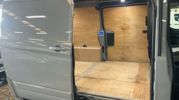Ford Transit Custom AUTO SWB L1H1 MS-RT 320 Limited Air Con Cam Nav Sensors EURO 6 6